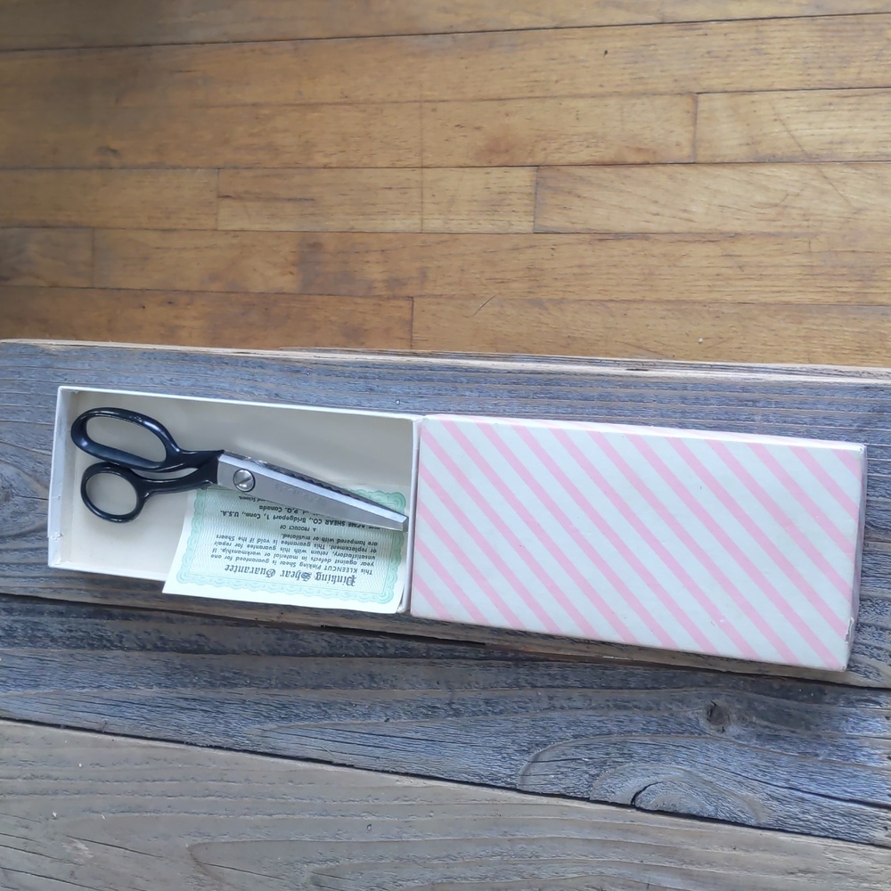 Pinking sheers. Vintage. Kleencut
